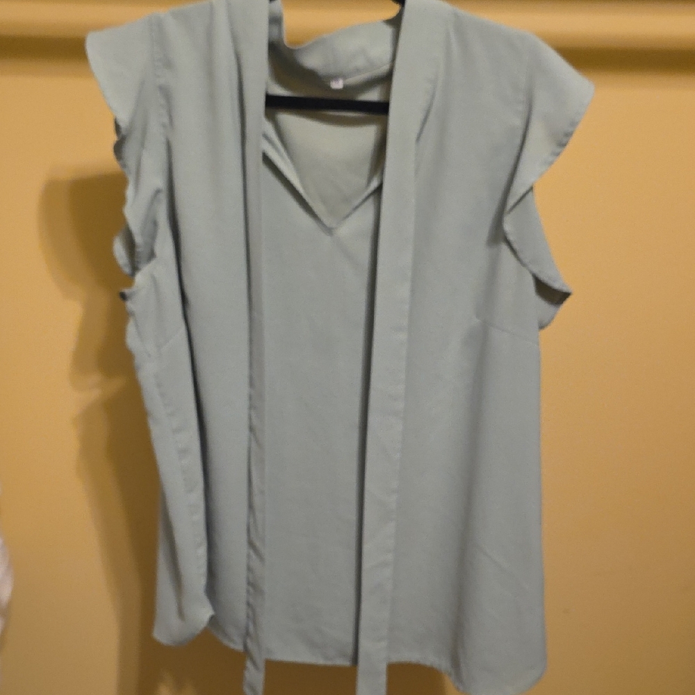 Elegant Women's Top in Light Green